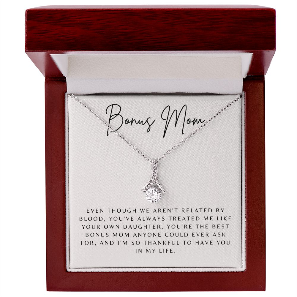 Alluring Beauty Necklace: Bonus Mom