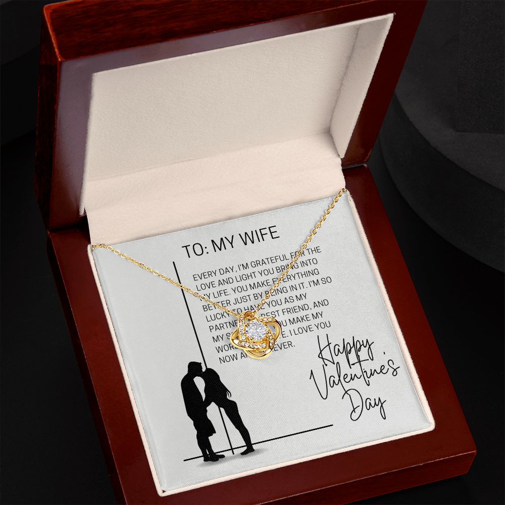 Love Knot Necklace: Every Day I'm Grateful